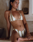 Cheeky tie dye bikini bottom
High leg rise
Nylon/Elastane