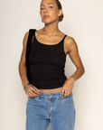 Scoop neck baby ribbed tank top
Sleeveless
Fitted
Fixed straps
Midweight
black basic tank top