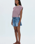 Mid-rise denim short
Medium length
Relaxed fit
Medium blue denim wash
Whiskering and a frayed, distressed hem