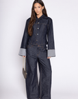 Fitted denim collared jacket
Wide cuffed sleeves
Button down closure
Unlined