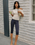 Track pant capri pant
Elastic waistband
2 toned
Unlined
blue and yellow capri pant