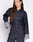 Fitted denim collared jacket
Wide cuffed sleeves
Button down closure
Unlined