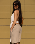 Woven bermuda shorts
Longline shorts
Pleated
Side pockets
Unlined
Taupe bermuda shorts jorts