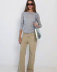 beige tan Hidden waist band jeans
Hook and zipper closure
Unlined
2 back pockets