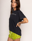 Crewneck graphic t-shirt top
Contrast stitching
Unlined
90s r & b tshirt