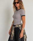 grey Short sleeve t-shirt top with black trim
Crew neckline
Short sleeve
Contrast trim
Unlined