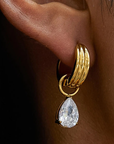 18K Gold Non-Tarnish Teardrop CZ Mismatch Earrings
18K Gold Plating
Stainless Steel
Cubic Zirconia
