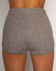 Grey Cable knit shorts
Mini length
Side pockets
Adjustable drawstring closure
Stretch waistband
Has stretch
Ribbed detailing
Unlined
Frankies knit dupe