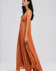 Strapless crinkle maxi dress
Dot pattern
Front knot
Strapless
Inner grip lining
Back zipper closure
Lined