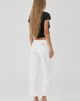 white High rise barrel jean
Wear true to size for a slim, relaxed fit, or size up for a looser look
Finished with Rolla’s signature vintage trims
Zip fly closure