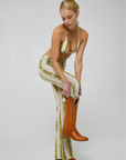 Mesh pant
Adjustable waist tie with front shirring
Mallory is sheer in our super soft mesh fabric
Polyester/Spandex
green tie dye pant
pool cover up
beach cover up
resort outfit inspo