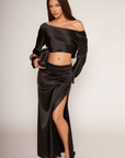 Satin maxi skirt
Side hook and eye and zipper closures
Side slit
Unlined
black satin maxi skirt