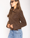 brown Vegan suede jacket
cropped fit
pointed collar and wide cuffs
Hidden side pockets
Seam detailing
Centered front zipper
fall jacket
fall outfit
winter jacket
winter outfit
free people jacket