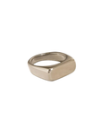 18K Gold Non-Tarnish Classic Signet Ring
18K Gold Plating
Stainless Steel
Size 7 Measurement: 0.682 Diameter/2.14 Circumference
Lead-free/Nickel-safe/Hypoallergenic/Water Resistant
silver ring