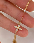 18K Gold Non-Tarnish Dainty Flower Pendant Necklace
18K Gold Plating
Stainless Steel
