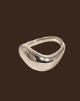 18K non-tarnish classic wavy band silver ring
18K gold plating stainless steel
Size 7 measurement: 0.682 Diameter/2.14 Circumference
Lead and Nickel Free
Hypoallergenic
Water Resistant