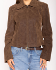 brown Vegan suede jacket
cropped fit
pointed collar and wide cuffs
Hidden side pockets
Seam detailing
Centered front zipper
fall jacket
fall outfit
winter jacket
winter outfit
free people jacket