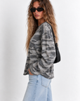 grey Camo long sleeve top
Contrast crew neckline
Long sleeve
Unlined