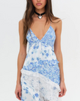 blue floral maxi dress
lace detailing
v-neckline
summer maxi dress
spring maxi dress