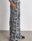 grey Camo lounge pant
Adjustable elastic drawstring waistband
Side pockets
Unlined