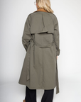 Double breasted trench coat
Suede collar
Adjustable tie waist band
Back slit
Lined
green trench coat
fall outfit
fall jacket
fall coat