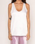 white Satin relaxed tank top
Scoop neckline
Unlined