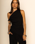 BLACK Woven off the shoulder tank top
Fixed straps
Twist strap
Ruched side
Asymmetric hem
Unlined