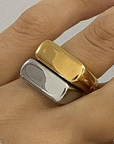 18K Gold Non-Tarnish Classic Signet Ring
18K Gold Plating
Stainless Steel
Size 7 Measurement: 0.682 Diameter/2.14 Circumference
Lead-free/Nickel-safe/Hypoallergenic/Water Resistant
gold ring
