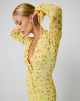 yellow Floral printed long sleeve mini dress
Deep v neckline
Ruffle trim
Tie keyhole
Fully lined in our soft mesh fabric