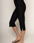 black Slim fit capri pants
Functional belt loops
Functional side pockets
Faux back welt pockets
Side slits at calves
Concealed front zipper with hook closure
european summer capri pants