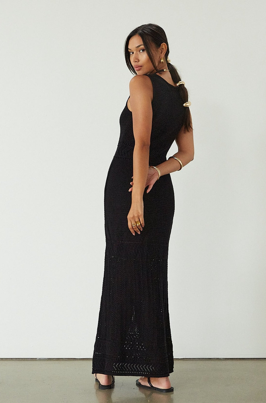 Crochet knit sleeveless maxi dress. Partially lined. black maxi dress. black crochet maxi dress. summer dress. evening dress. nice dinner dress