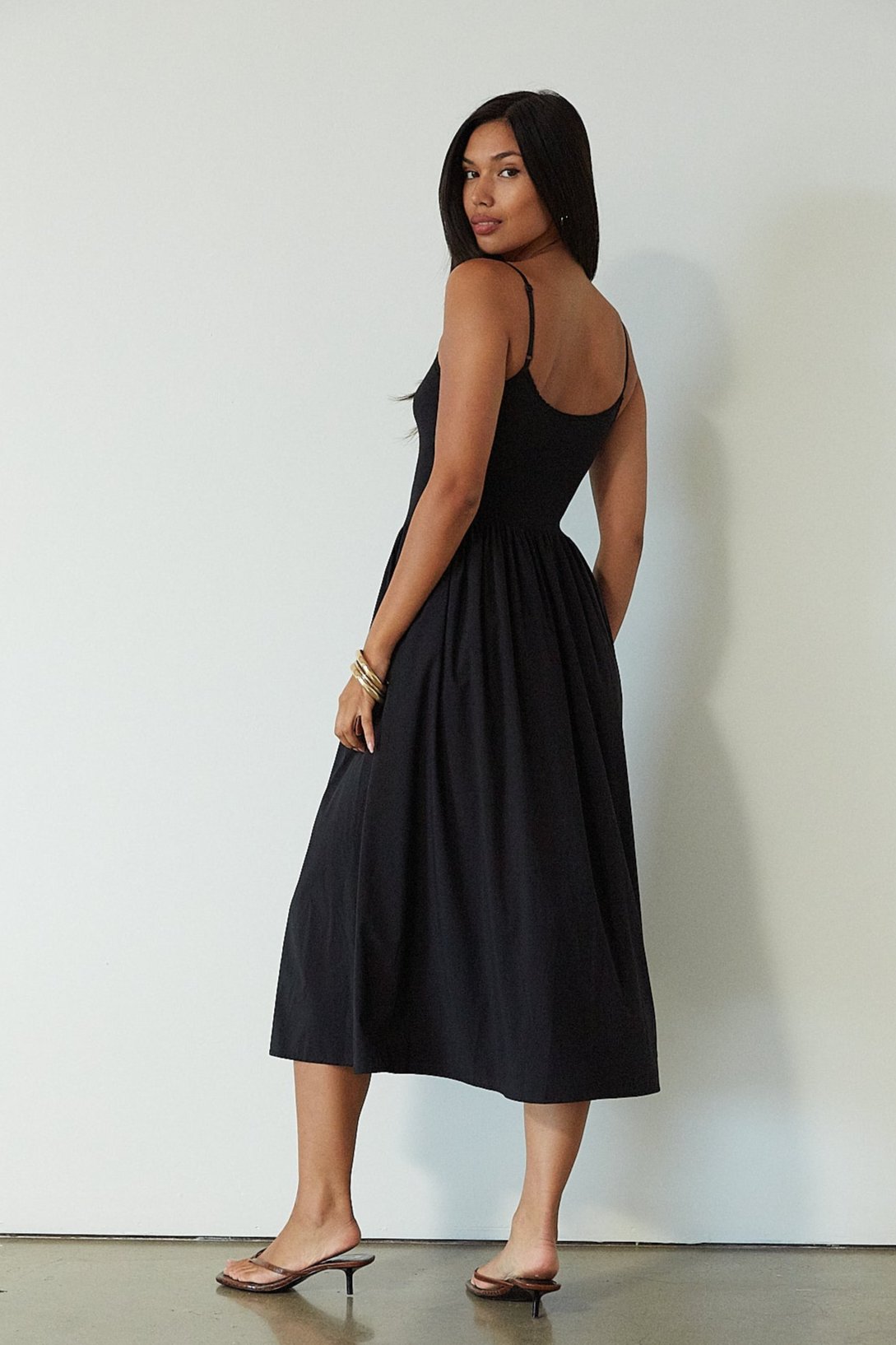 Knit midi dress. Ribbed knit bodice. Adjustable straps. Partially lined. Black midi dress. summer dress. 