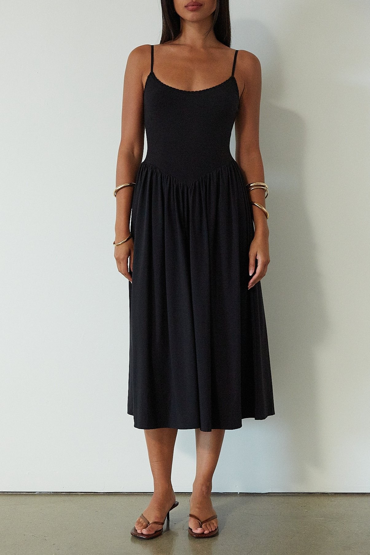 Knit midi dress. Ribbed knit bodice. Adjustable straps. Partially lined. Black midi dress. summer dress. 