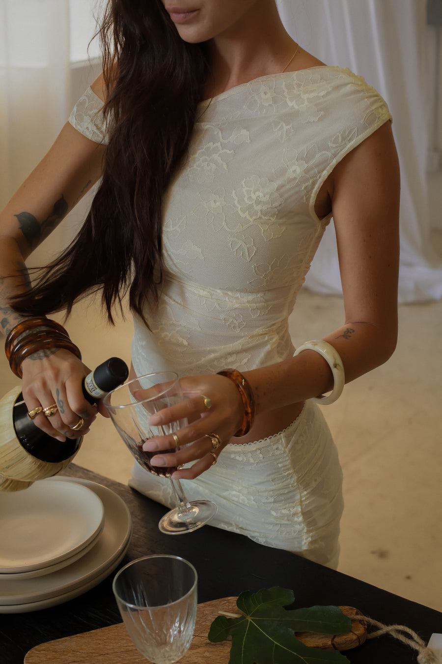 Knit lace maxi skirt. Elastic waist. Ruched sides. Side slit. Fully lined.European summer aesthetic. Tuscany outfit inso. Tuscany aesthetic. Summer skirt. white lace skirt. summer outfit. everyday skirt. vacation skirt. outfit to wear to tuscany. day skirt. going out skirt. white lace maxi skirt. nice dinner skirt. 