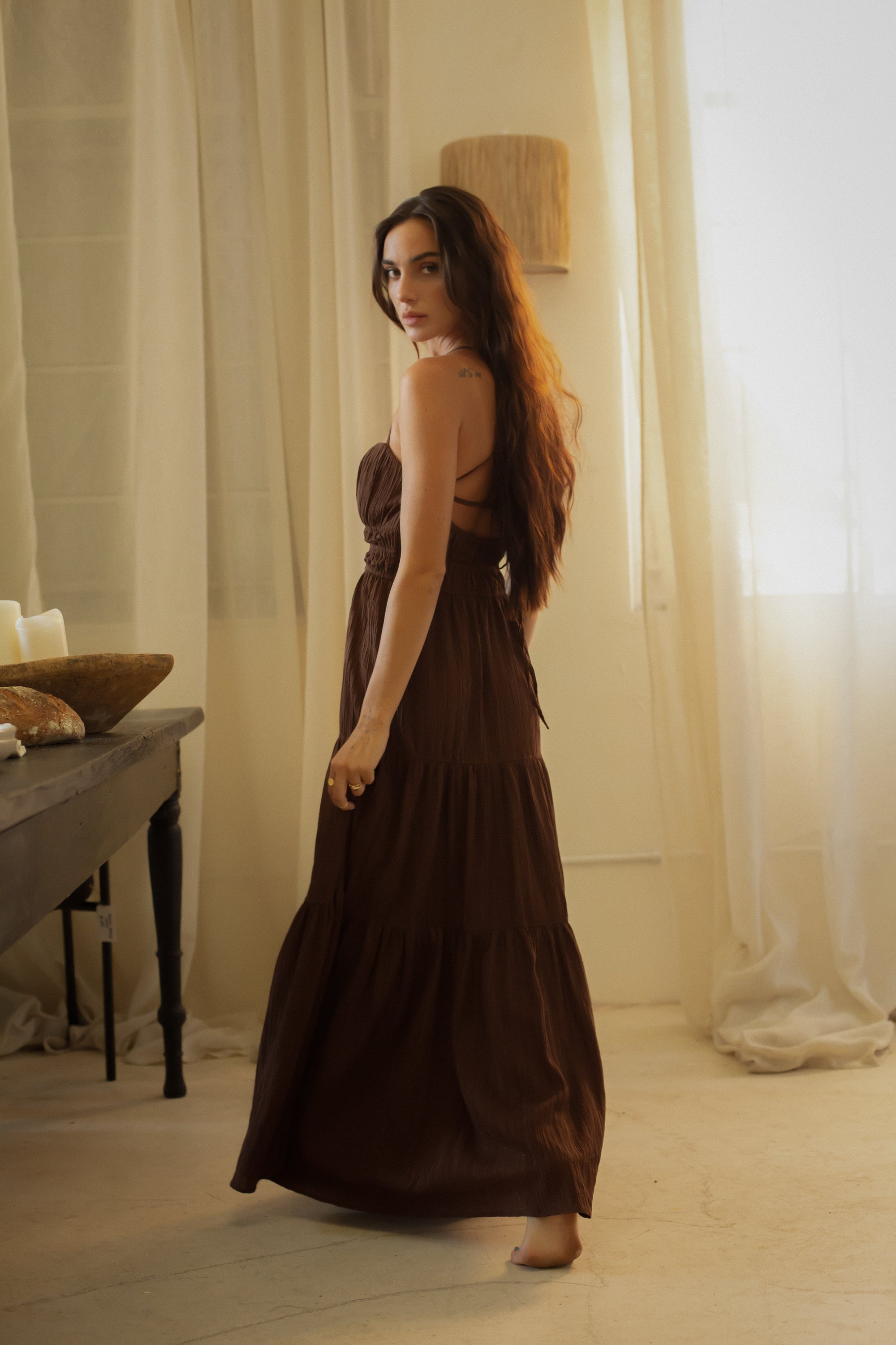 European summer vacation. European summer outfit. European summer. European summer shorts. European summer aesthetic. Tuscany outfit inso. Tuscany aesthetic. Summer dress. brown maxi dress. summer outfit. everyday dress. vacation dress. dinner dress. 