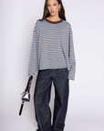 Striped long sleeve top
Crewneck
Unlined
blue and brown striped long sleeve top