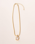 Snack chain necklace with pearl pendent
Lobster clasp closure
Synthetic