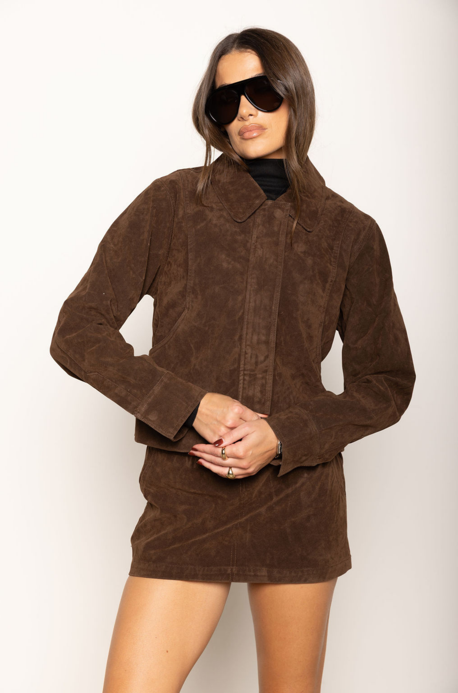 Faux suede jacket
Collared
Front zipper closure with fold over button panel
Side pockets
Lined
brown faux suede jacket
fall outfit
thanksgiving outfit