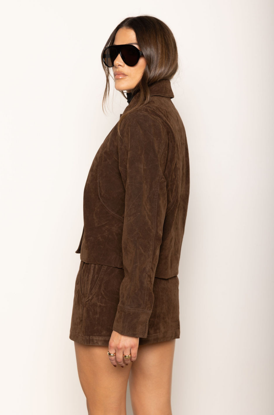 Faux suede jacket
Collared
Front zipper closure with fold over button panel
Side pockets
Lined
brown faux suede jacket
fall outfit
thanksgiving outfit