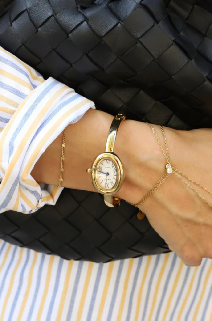 gold Bracelet watch
Wrist sizes 16.5 cm &amp; below
Tarnish Free - No Plating
Water Resistant Face, Waterproof Band
fashionable watch
cute watch