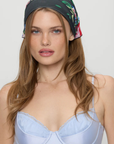 Floral head scarf
Chiffon
Versatile
Unlined