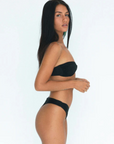 black Knit bandeau bikini top
Front twist detail
Fully lined
Crafted from a Brazilian supplex nylon blend
Glossy, ultra- soft texture
black bandeau bikini top