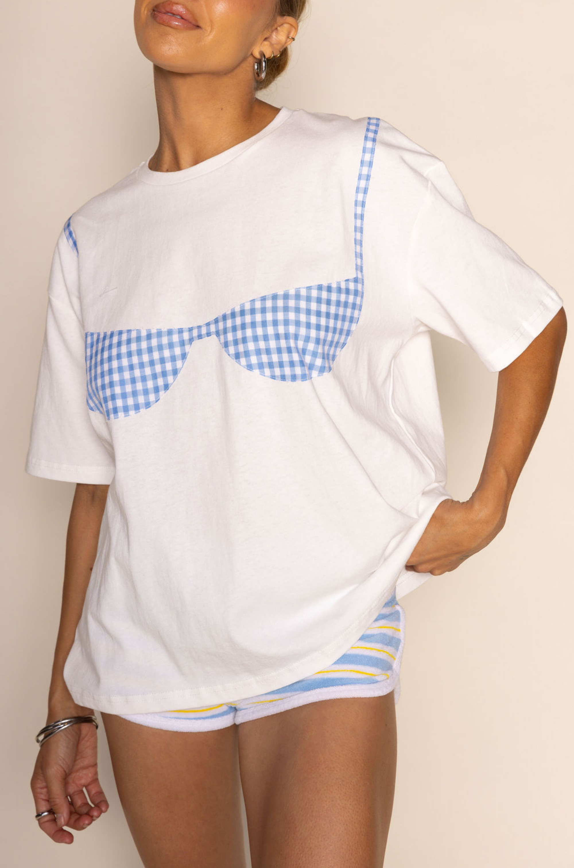 Crewneck oversized bra graphic t-shirt
Gingham bra patch
Unlined
t-shirt with bra on it
t-shirt with bikini top on it
summer top
beach cover up
pool cover up
fourth of july top cover up
