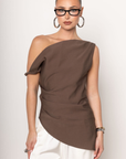 Linen off the shoulder top
Asymmetrical hemline
Side pleating detail
Side zipper closure
Unlined
brown linen off the shoulder top
fall top
fall going out top
fall outfit