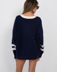 navy 09' graphic sweater jersey top
V neckline
Unlined
campus jersey sweater