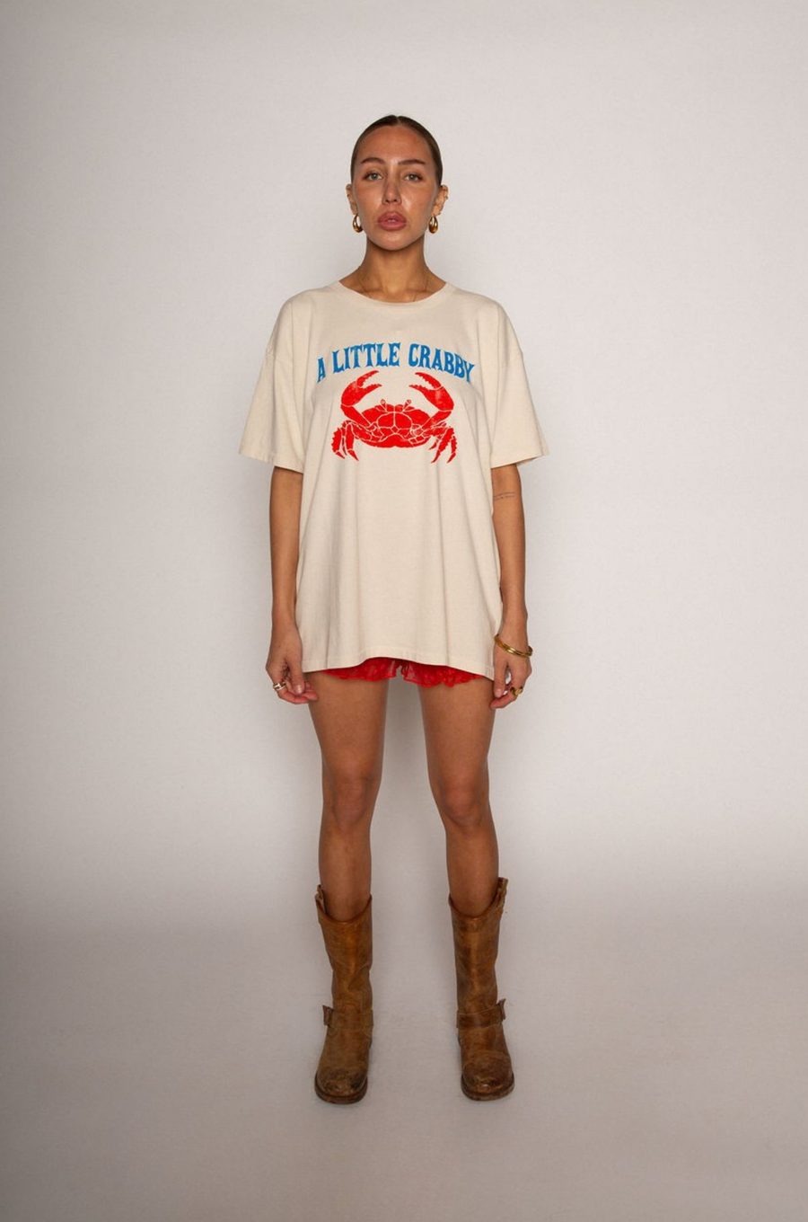 Graphic printed knit tee
Crewneck
Short sleeves
Unlined
Oversized fit
Cream oversized crab graphic tee