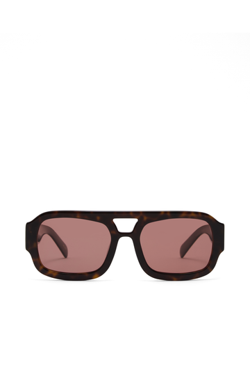 The Suki by Banbé are modern aviator sunglasses
Gold embossed Banbé logo on outer left arm
Style details printed in gold foil on inner right arm
Scratch resistant/category 3/polarized lens
100% UV protection
Acetate frame
Includes branded vegan case &amp; cleaning cloth
Designed in Australia
Width: 10.5cm / Lens Height: 5.1cm / Arm Length: 14cm / Nose Bridge: 3.5cm
pink lens sunglasses
tort and pink sunglasses