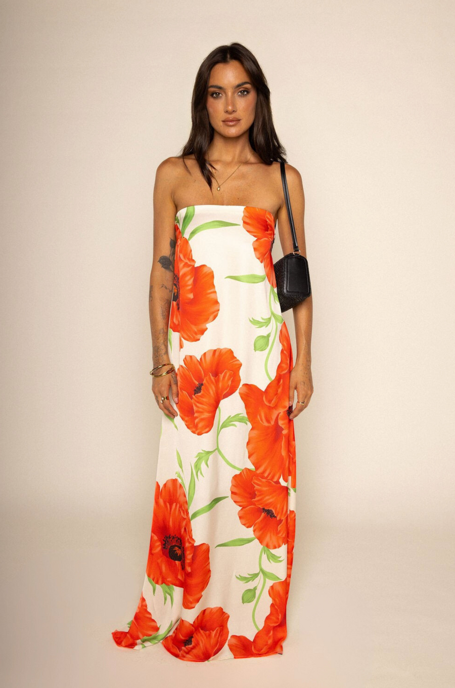 Strapless floral maxi dress
Back clasp closure
Elastic band
summer maxi dress
loral wedding guest dress