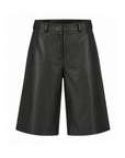 Faux leather long line shorts
Leather jorts
Hook and zipper closure
Belt loops
2 side pockets
Unlined
black faux leather shorts jorts
