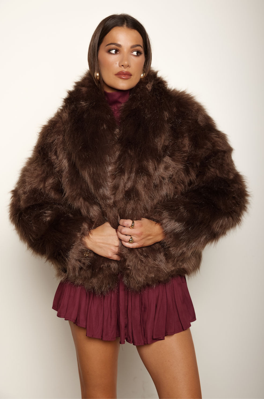 Faux fur coat
Collar neckline
Long sleeves
Open front
Fully lined
brown fur coat
brown fur jacket
holiday outfit